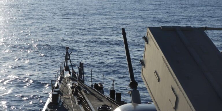 Κρήτη: Συνεκπαίδευση φρεγάτας «Σπέτσαι» με μονάδες της Μόνιμης Συμμαχικής Ναυτικής Δύναμης 2