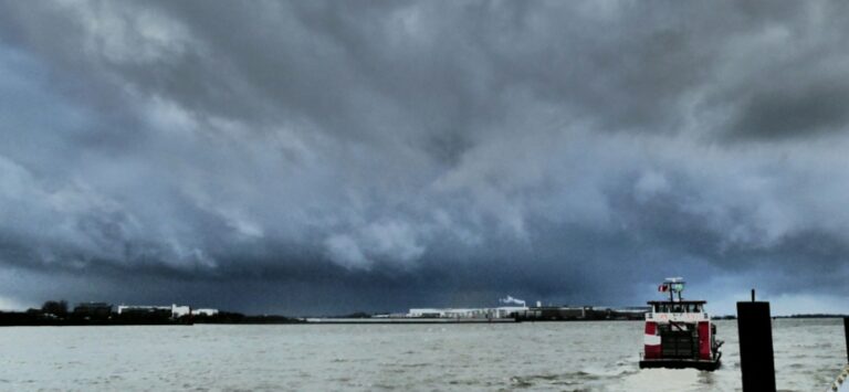 Γερμανία: Τρεις νεκροί από την κακοκαιρία «Υλένια», έρχεται η «Ζεϋνέπ» – Προβλήματα  και στις συγκοινωνίες