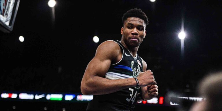 NBA: Πάρτι του Γιάννη Αντετοκούνμπο, νίκη των Μπακς στο Πόρτλαντ (108-137)