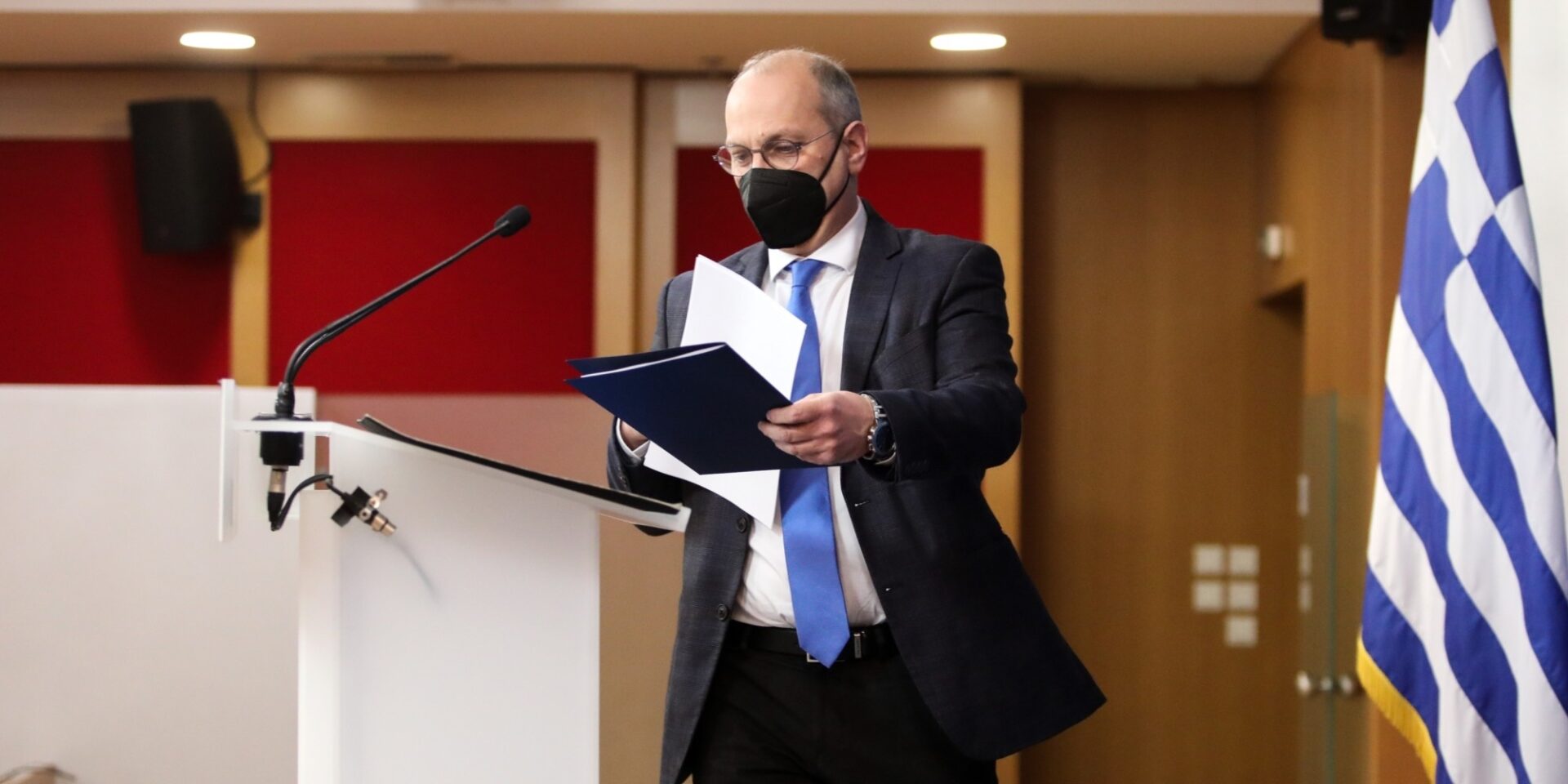 Ο κυβερνητικός εκπρόσωπος Γιάννης Οικονόμου