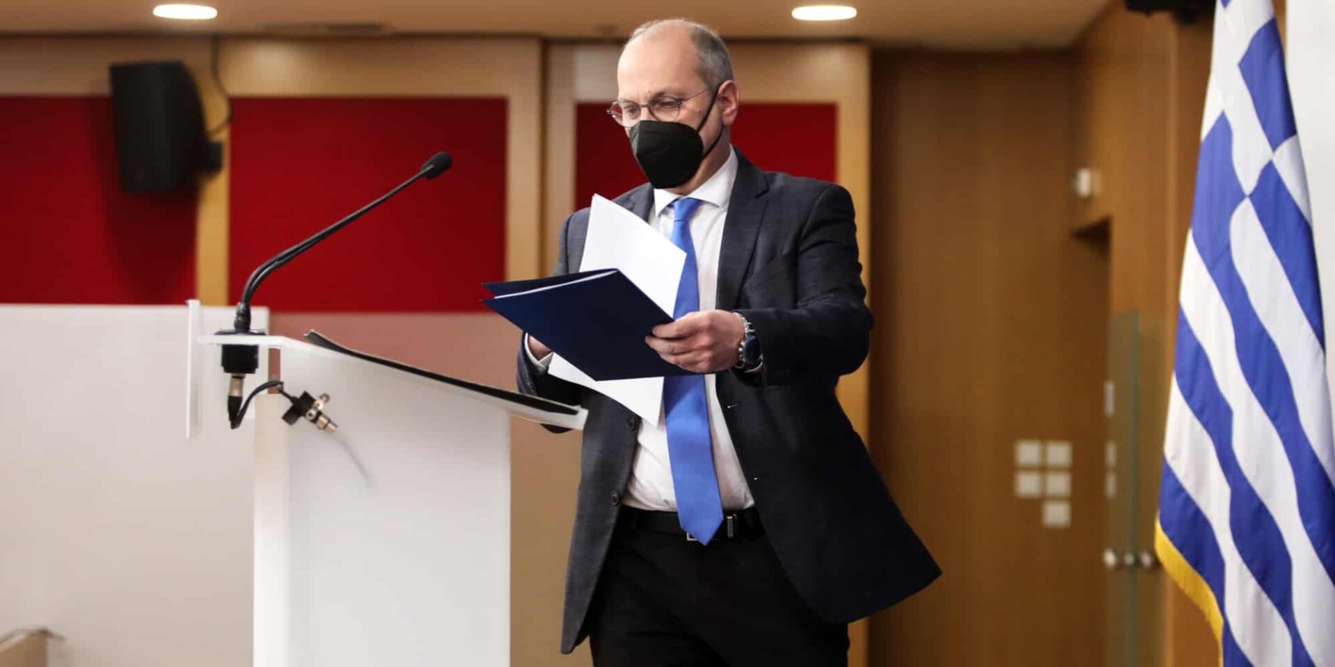 Ο κυβερνητικός εκπρόσωπος, Γιάννης Οικονόμου