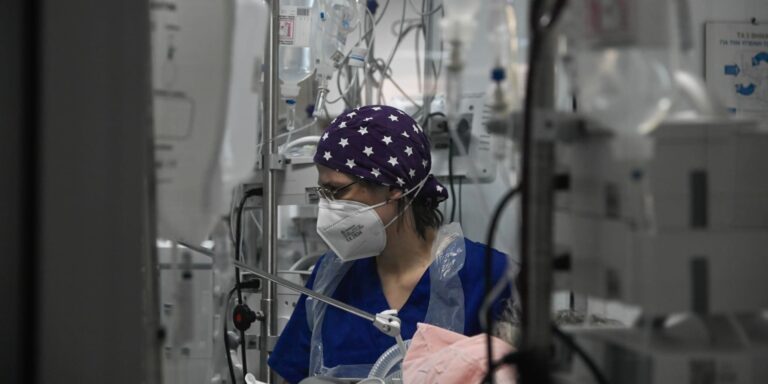 Γιαννάκος: «17.500 άνθρωποι έχασαν τη ζωή τους εκτός ΜΕΘ»