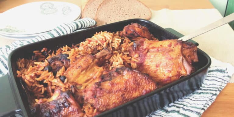Συνταγή για λαχταριστό γιουβέτσι κοτόπουλο στο φούρνο