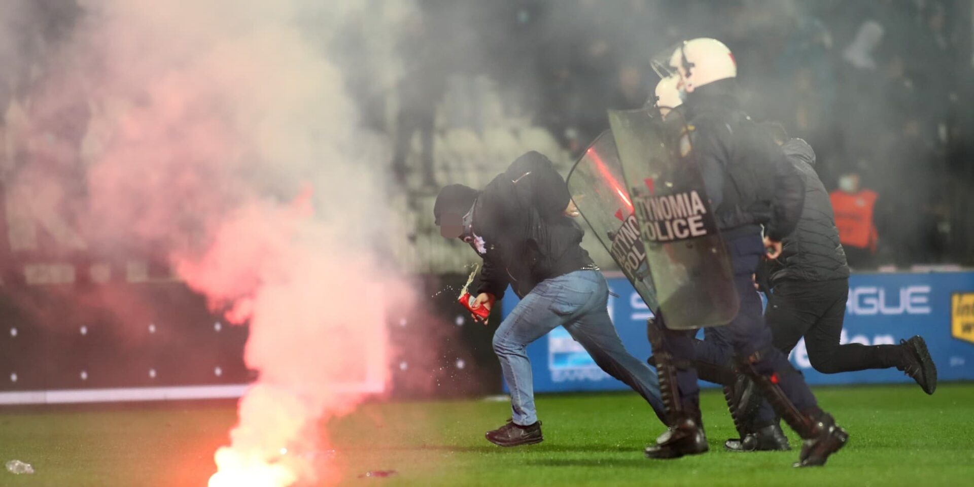Επεισόδια σε γήπεδο