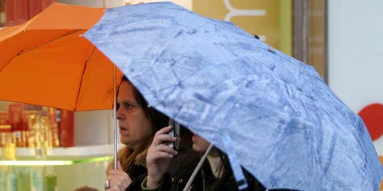 Καιρός: Βροχές και καταιγίδες την Πέμπτη – Αναμένονται έντονα φαινόμενα και στην Αττική