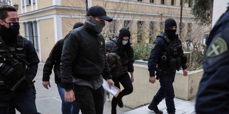 Κυψέλη: Στον ανακριτή η μητέρα που σκότωσε το 7χρονο παιδί της (εικόνες)