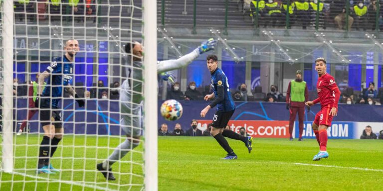 Champions League: Μεγάλη Λίβερπουλ, πήρε το «διπλό» (2-0) στο Μιλάνο