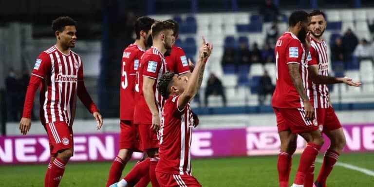 Super League: Τριάρα στη Νίκαια (0-3) ο Ολυμπιακός, χάρη στον Βατσλίκ