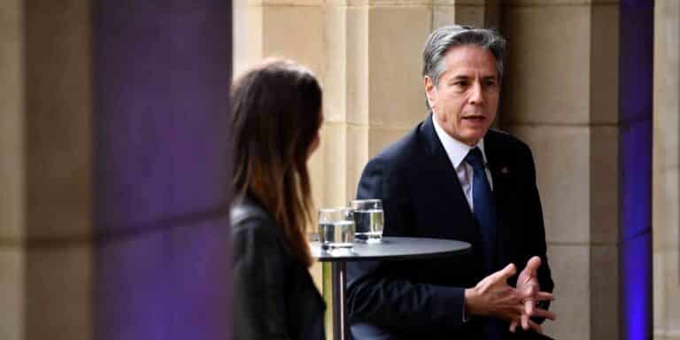 Ολιγόλεπτη συνάντηση Μητσοτάκη με Μπλίνκεν στη Γερμανία