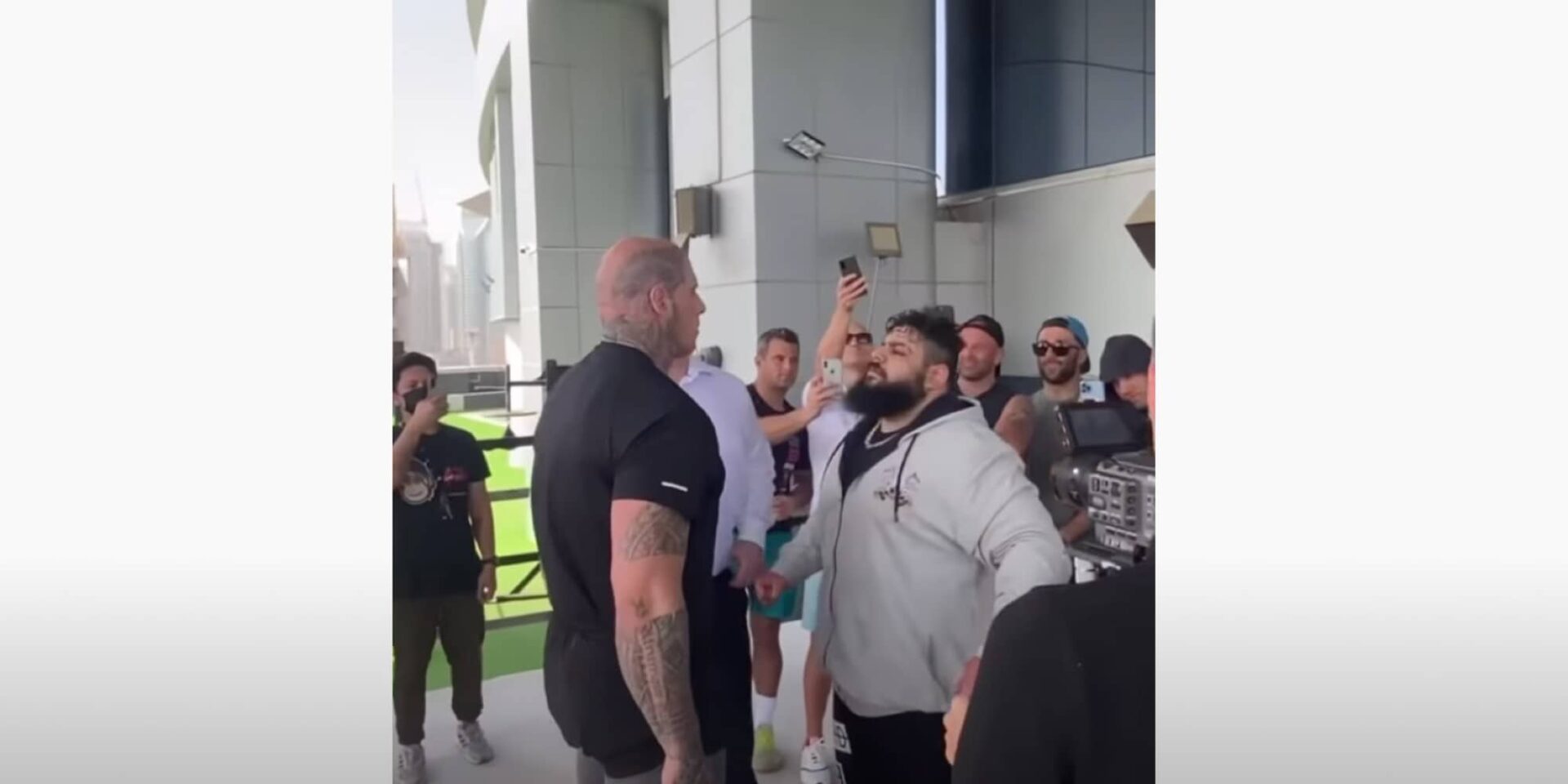 Η μάχη του «Ιρανού Hulk» με τον «πιο τρομακτικό άνθρωπο στον κόσμο»
