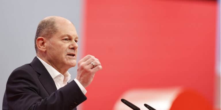 Αισιόδοξος ο Σολτς για την εκτόνωση της κρίσης στην Ουκρανία