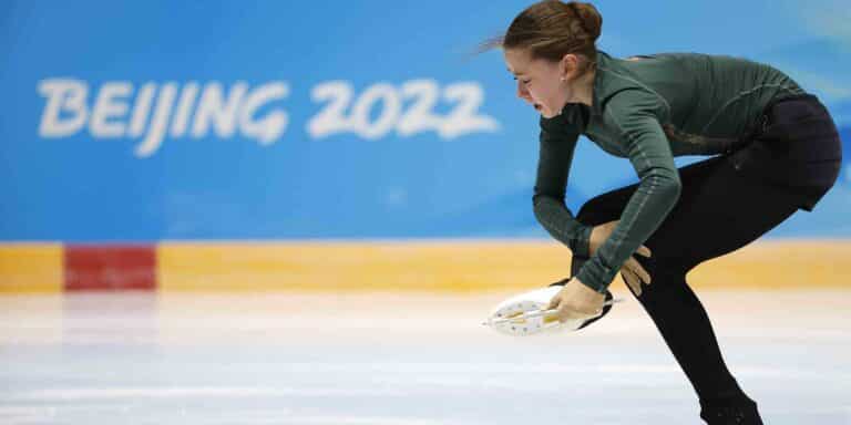 Χειμερινοί Ολυμπιακοί Αγώνες: Η Βαλίεβα κυριάρχησε στο ατομικό, παρά το σκάνδαλο ντόπινγκ