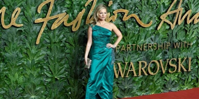 Η Kate Moss πούλησε το σπίτι της στο Λονδίνο και μετακόμισε στην εξοχή (βίντεο)