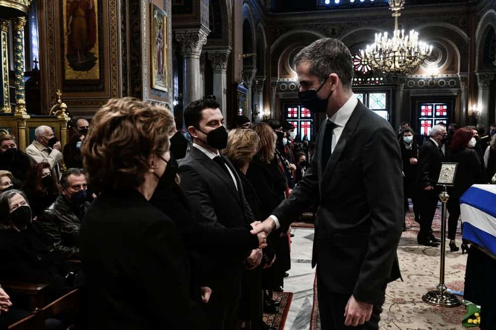 Ο Κώστας Μπακογιάννης στην κηδεία του Χρήστου Σαρτζετάκη