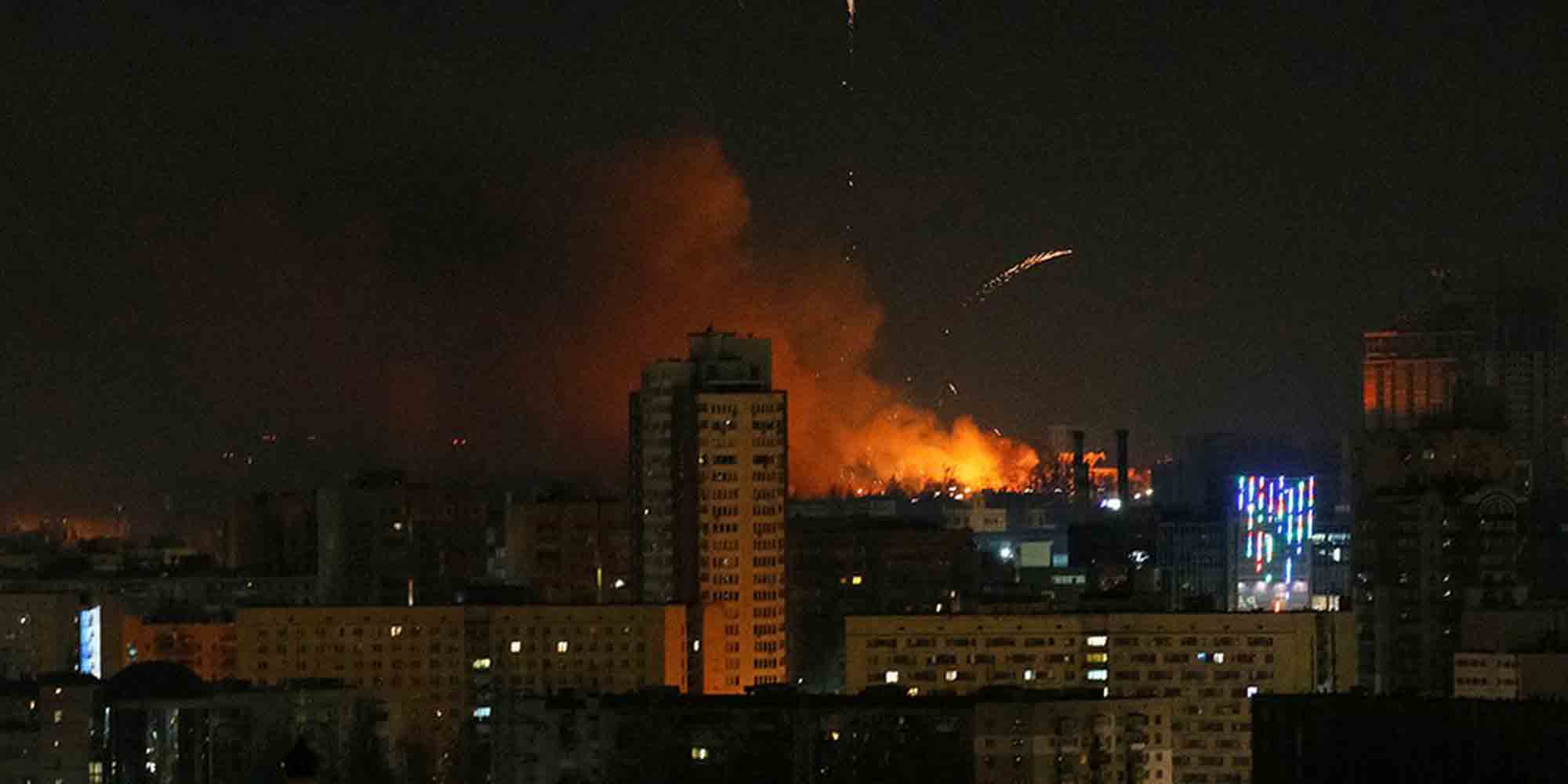 Φωτιά στο Κίεβο από βομβαρδισμό της Ρωσίας