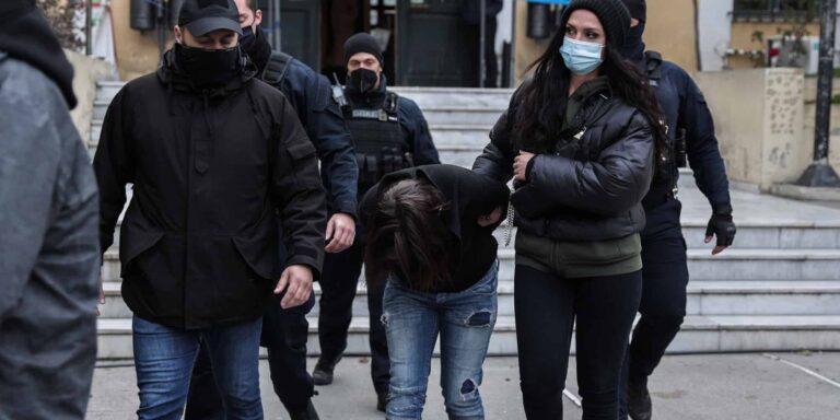 Δολοφονία 7χρονου στην Κυψέλη: Ενώπιον της ανακρίτριας η σύγχρονη «Μήδεια» και ο Πολωνός σύντροφός της