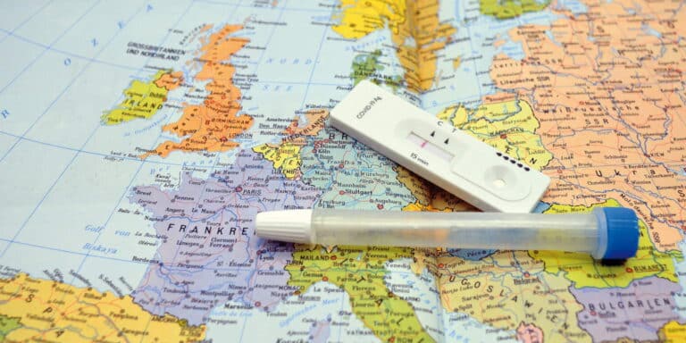 Ο κορονοϊός στην Ευρώπη έχει καταγράψει τόσα κρούσματα όσα ο πληθυσμός Ιταλίας και Γαλλίας – Πότε θα δούμε «φως στο τούνελ»