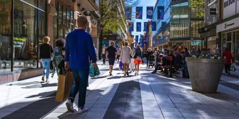 Η Σουηδία κήρυξε το τέλος της πανδημίας – Καταργούνται σχεδόν όλοι οι περιορισμοί για τον κορονοϊό