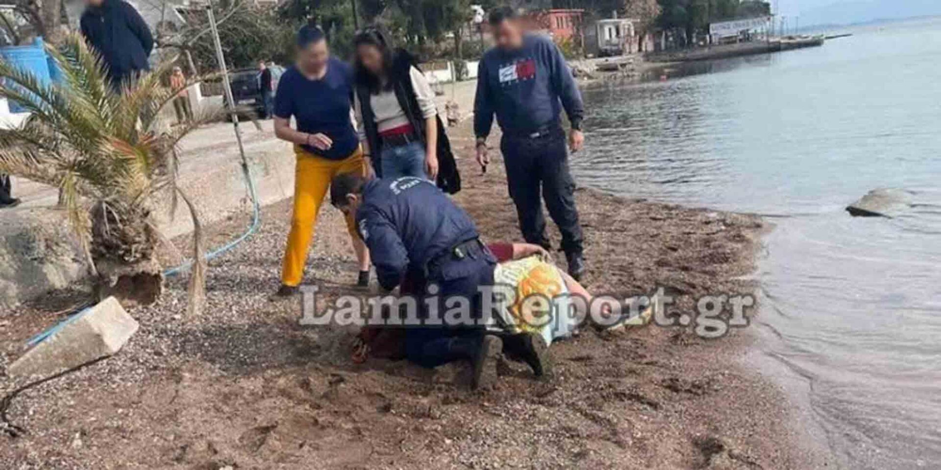 Οι πρώτες βοήθειες στον 73χρονο οδηγό στη Λαμία