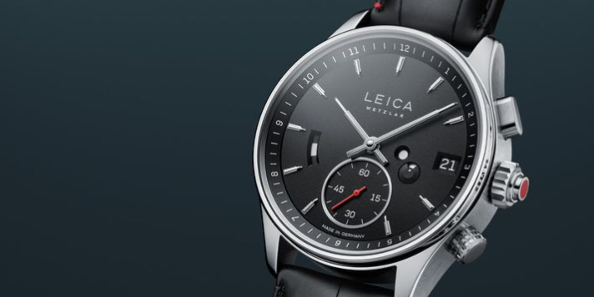 Το ρολόι της Leica με την κόκκινη κουκίδα