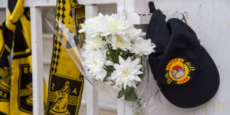 Θεσσαλονίκη: Οργή και θλίψη για τη δολοφονία του 19χρονου Άλκη – 3 προσαγωγές από την Ασφάλεια