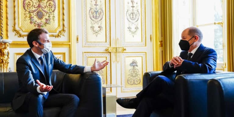 Οι «μνηστήρες» της Ευρώπης στη Ρωσία: Μακρόν, Σολτς και Ερντογάν επιχειρούν «επίθεση φιλίας» προς τον Πούτιν