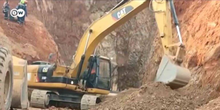 Ώρες αγωνίας στο Μαρόκο για το 5χρονο που είναι παγιδευμένο στο πηγάδι (βίντεο)