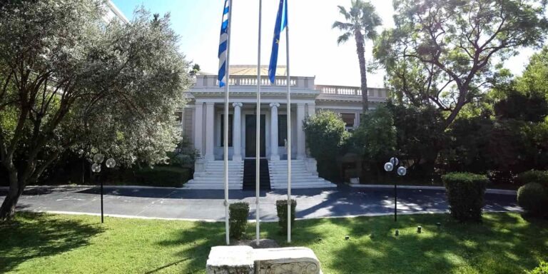 Κυβερνητικές πηγές για έκτακτο επίδομα: «”Φρένο” στην επιδοματολογία – Έρχονται μόνο στοχευμένα μέτρα»