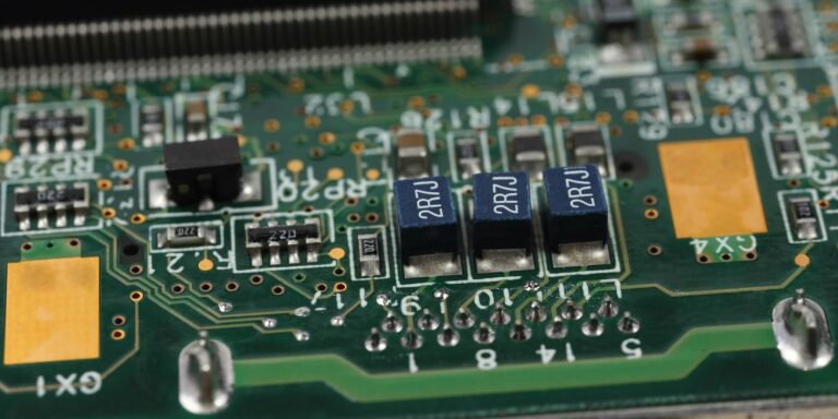 Η Ευρώπη προσπαθεί να γίνει αυτόνομη σε τσιπς, μετά τις τεράστιες ελλείψεις των τελευταίων ετών