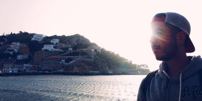 Ο μόνος γιος του Γιάννη Πάριου που ξεστράτησε: Ο Μιχαήλ μεγάλωσε και δεν ασχολείται με τη μουσική – Πώς είναι σήμερα;