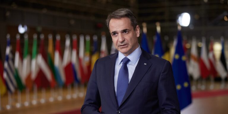 Μητσοτάκης: «Σκληρές κυρώσεις απέναντι στη Ρωσία – Να ληφθούν μέτρα υποστήριξης των κρατών μελών»