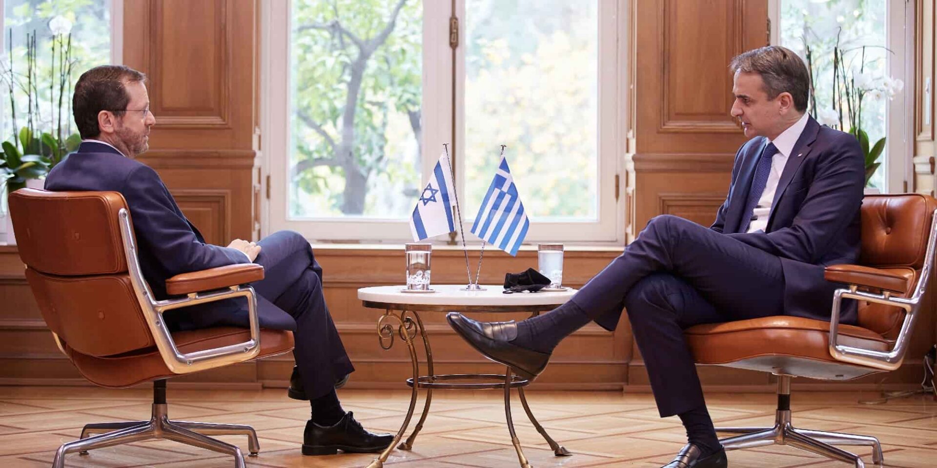 Ο Κυριάκος Μητσοτάκης και ο Ισαάκ Χέρτζογκ