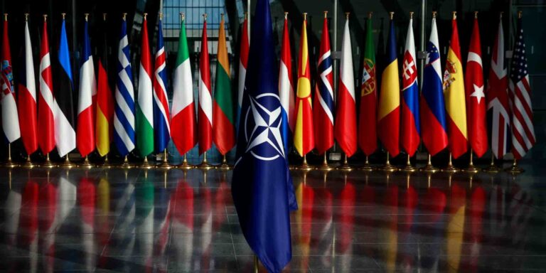NATO: Έκτακτη Σύνοδος Κορυφής την Παρασκευή για την Ουκρανία – «Η Ρωσία με βία επιχειρεί να ξαναγράψει την Ιστορία»