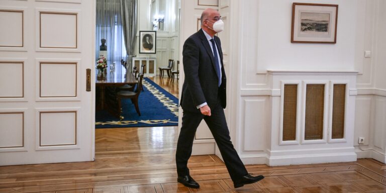 Διπλωματικές πηγές: Eυχαριστήρια επιστολή Μπλίνκεν σε Δένδια για τη συνεισφορά της Ελλάδας στο Αφγανιστάν