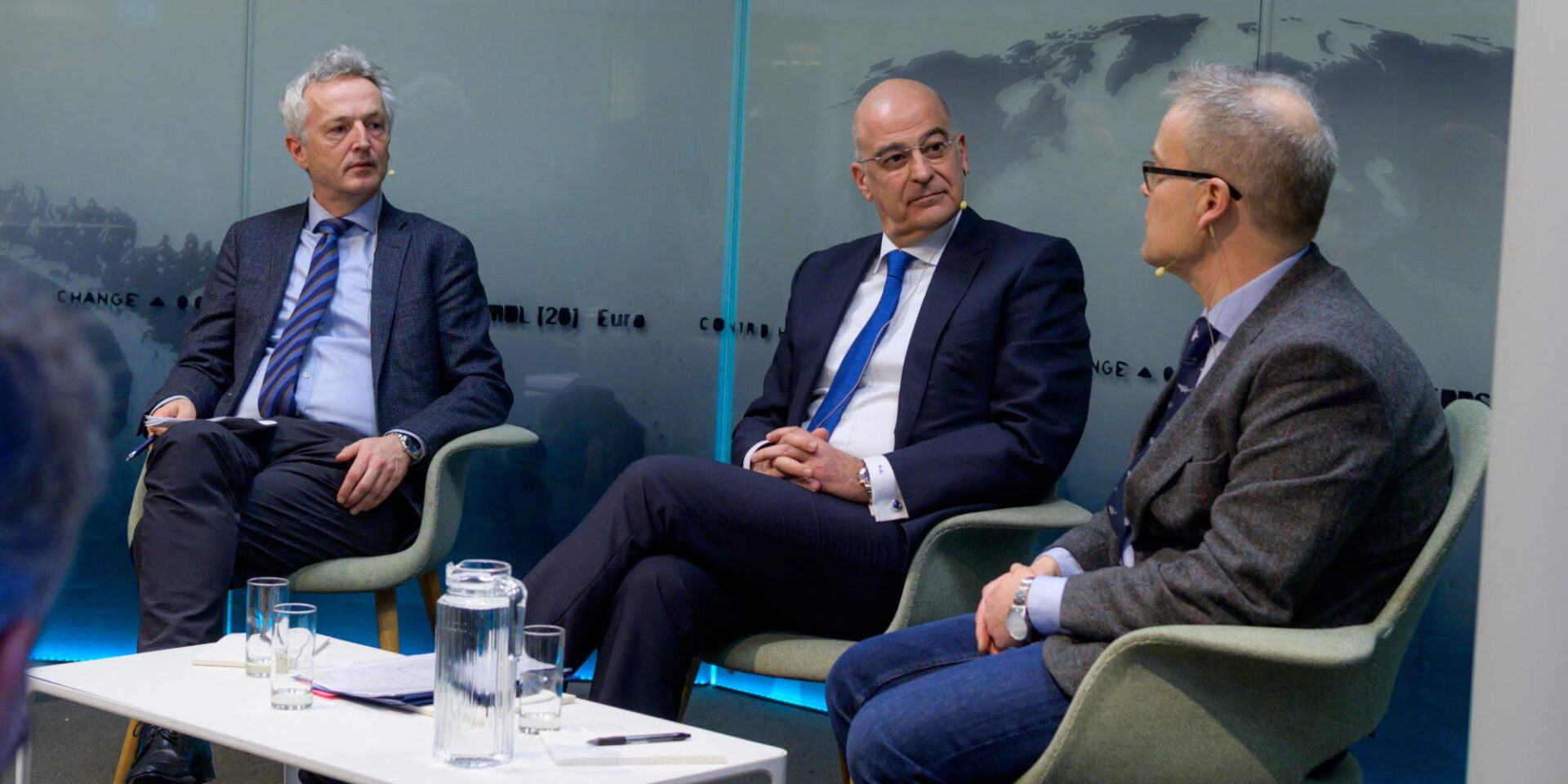 Ο Νίκος Δένδιας κατά την ομιλία του στη Νορβηγία