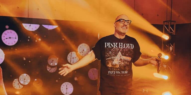 Αποστομωτική απάντηση Μουτσινά σε ομοφοβικό χρήστη στο Instagram: «Εμείς οι δηλωμένες “πουσ***” δεν έχουμε κανένα δικαίωμα»