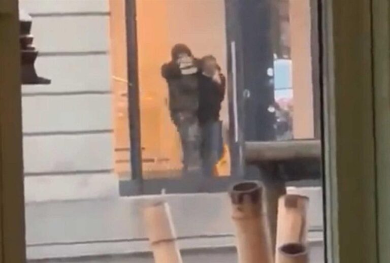 Ολλανδία: Τέλος στην ομηρία σε κατάστημα της Apple στο Άμστερνταμ