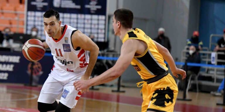 Κύπελλο Ελλάδος: Το πάλεψε η ΑΕΚ, αλλά ο Ολυμπιακός πέρασε (76-70) στον τελικό