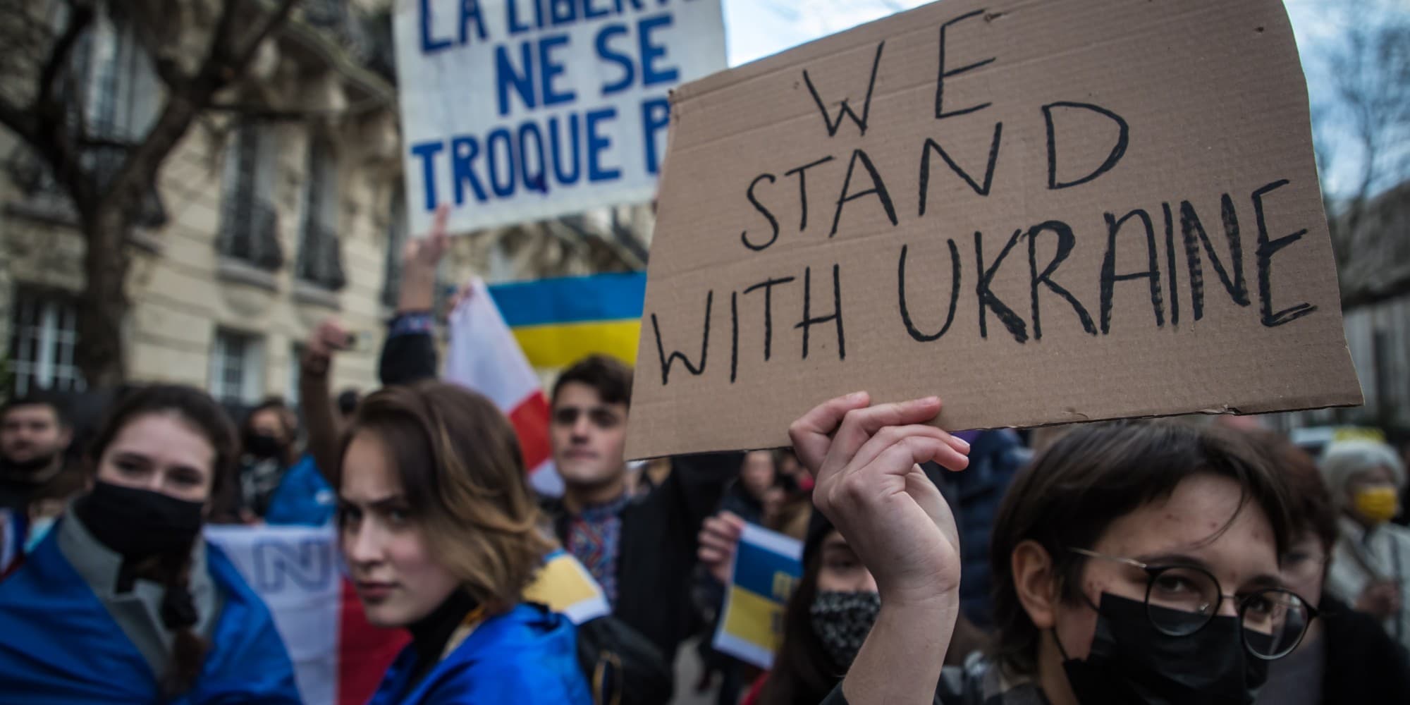 Υποστηρικτές της Ουκρανίας σε διαμαρτυρία στο Παρίσι