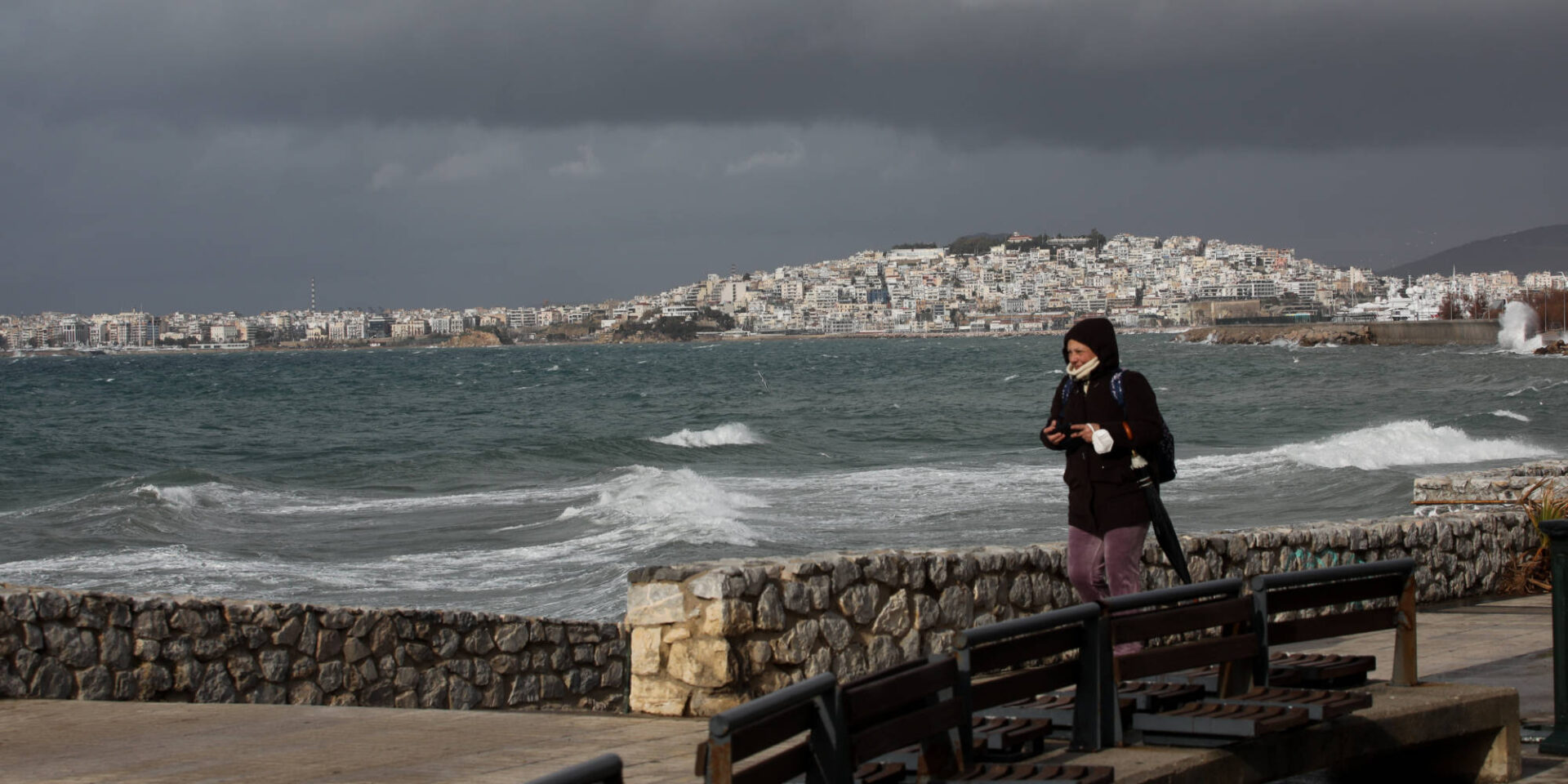 Δυνατοί άνεμοι στο παραλιακό μέτωπο της Αττικής