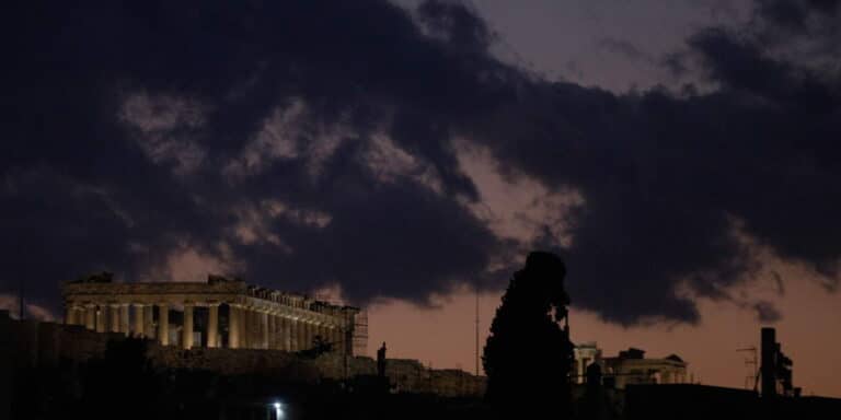 Κορονοϊός: 1 στα 3 κρούσματα στην Αττική, 2.016 στη Θεσσαλονίκη και 1.556 στο Ηράκλειο