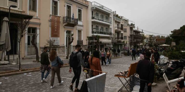 Κορονοϊός: Πάνω από 6.000 τα κρούσματα στην Αττική – Πλησίασαν τα 2.000 στη Θεσσαλονίκη