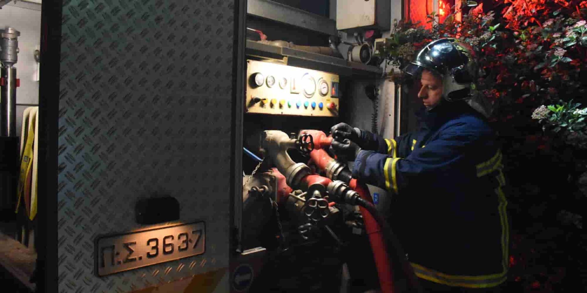 Επιχείρηση πυρόσβεσης σε μονοκατοικία στη Θεσσαλονίκη