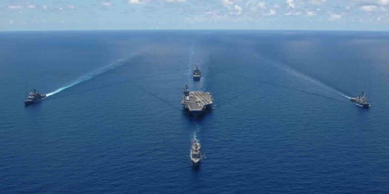 Θερμό επεισόδιο Αυστραλίας – Κίνας: Κινέζικο πλοίο έστρεψε λέιζερ προς αυστραλιανό πολεμικό αεροσκάφος