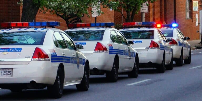 Άλλαξαν τακτική οι Αρχές στη Νέα Ζηλανδία: Απωθούν τους διαδηλωτές με «Macarena» και «Baby Shark»