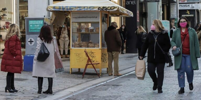 Κορονοϊός: 106 θάνατοι, 561 διασωληνωμένοι – 18.825 νέα κρούσματα