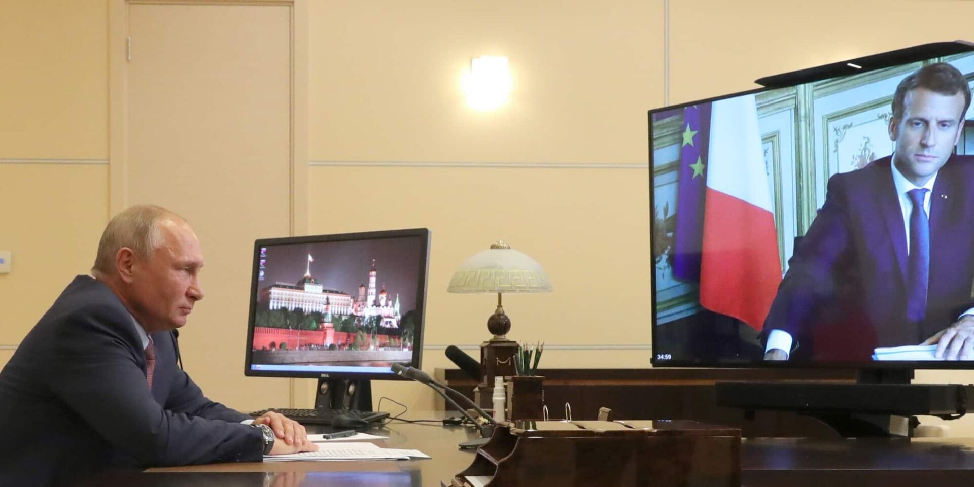 Ο Βλαντιμίρ Πούτιν και ο Εμανουέλ Μακρόν