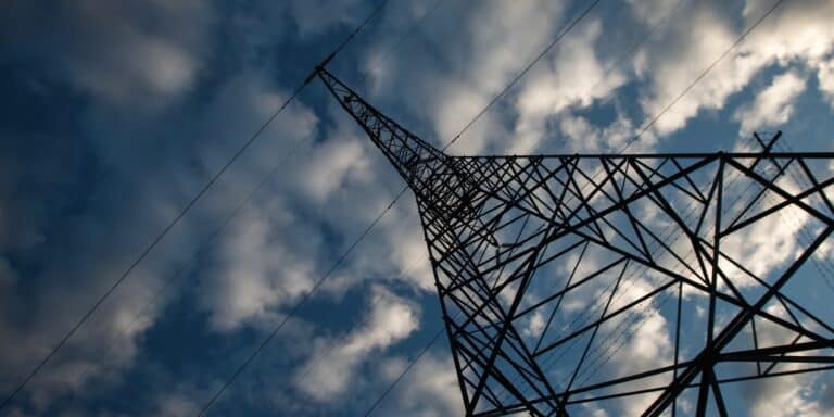 ΑΔΜΗΕ: Ρεκόρ συνδέσεων ΑΠΕ στο σύστημα μεταφοράς ηλεκτρικής ενέργειας το 2021