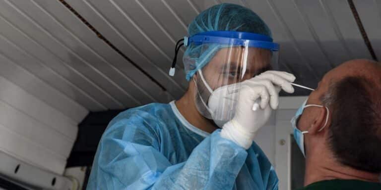 ΕΟΔΥ: Σε 176 σημεία πραγματοποιούνται σήμερα δωρεάν rapid test