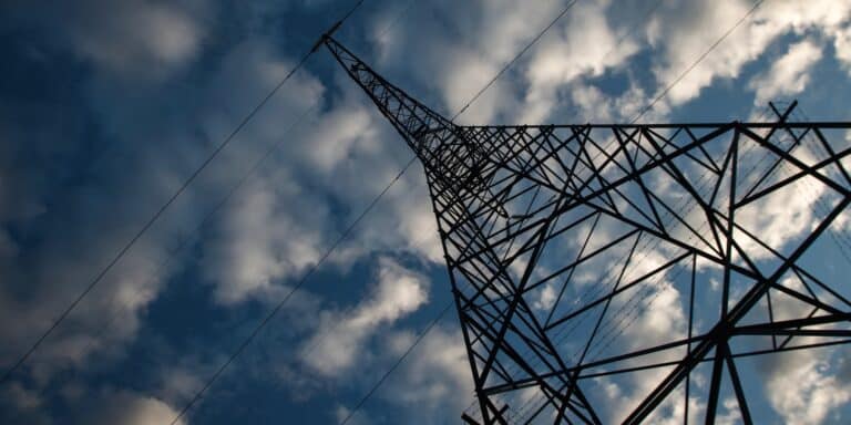 ΙΕΝΕ: Αυτές είναι οι 9 αιτίες αύξησης των τιμών ενέργειας